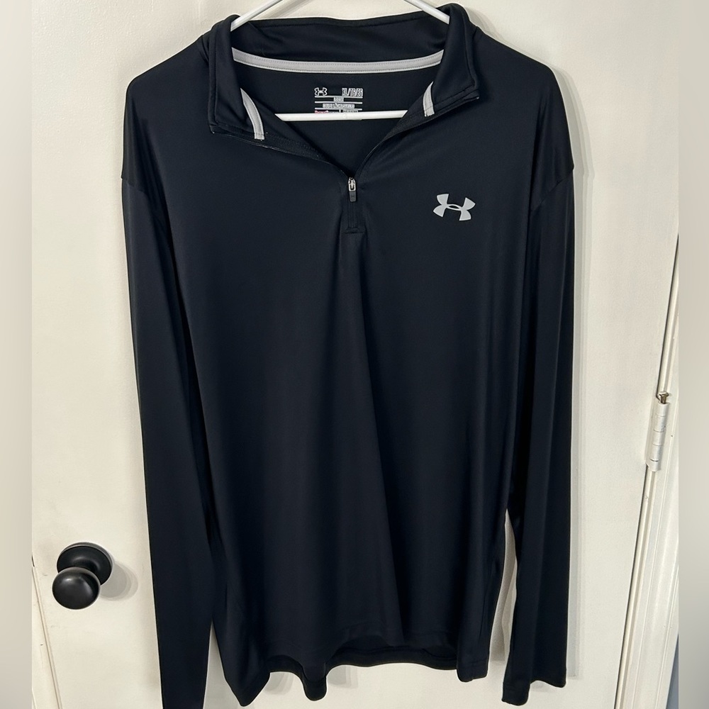 Black Under Armour XL Long Sleeve Quarter Zip
